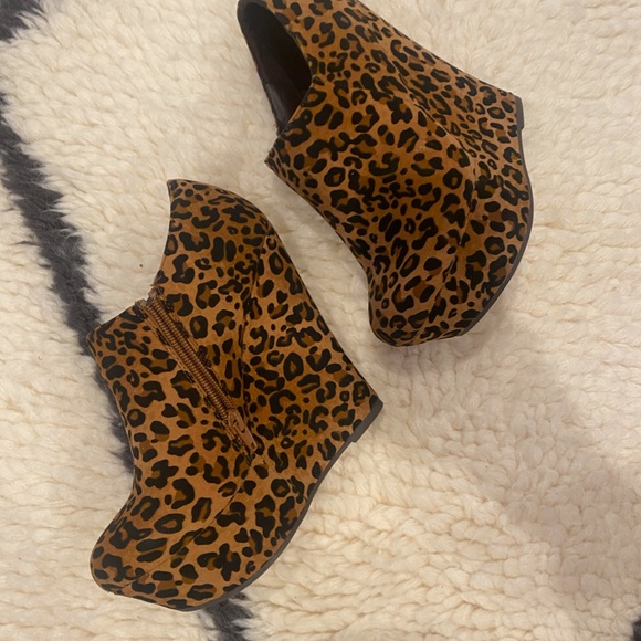 Leopard Print Ankle Bootie - Picture 5 of 10